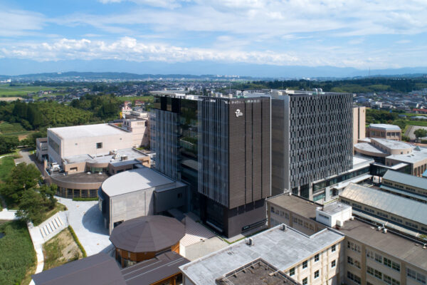 富山県立大学中央棟 サムネイル